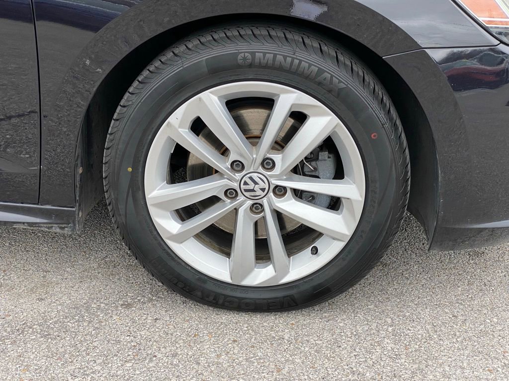 Used 2020 Volkswagen Passat 2.0T SE image 32