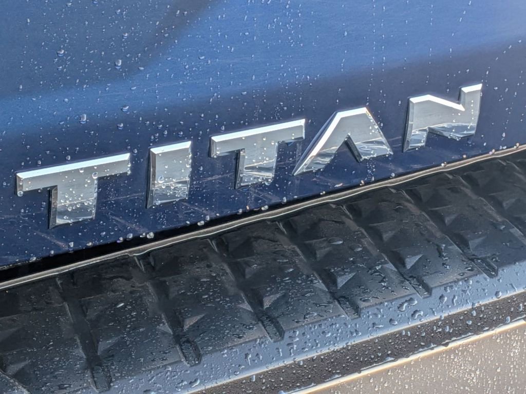 Used 2018 Nissan Titan Platinum Reserve AWD/4WD image 11