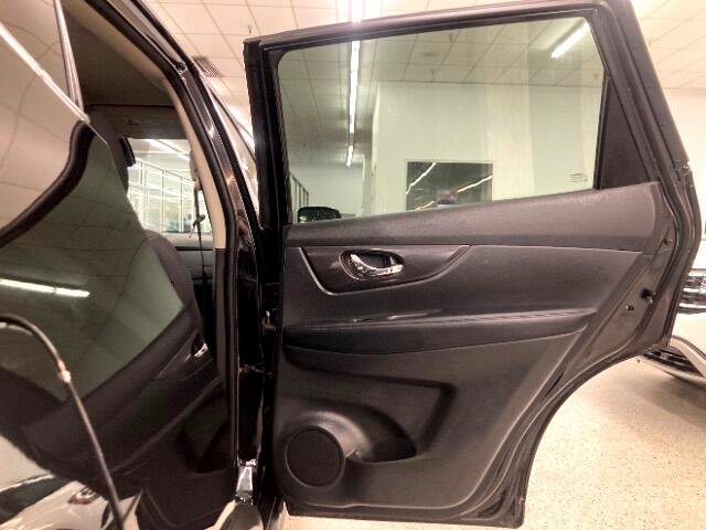 Used 2020 Nissan Rogue SV image 30