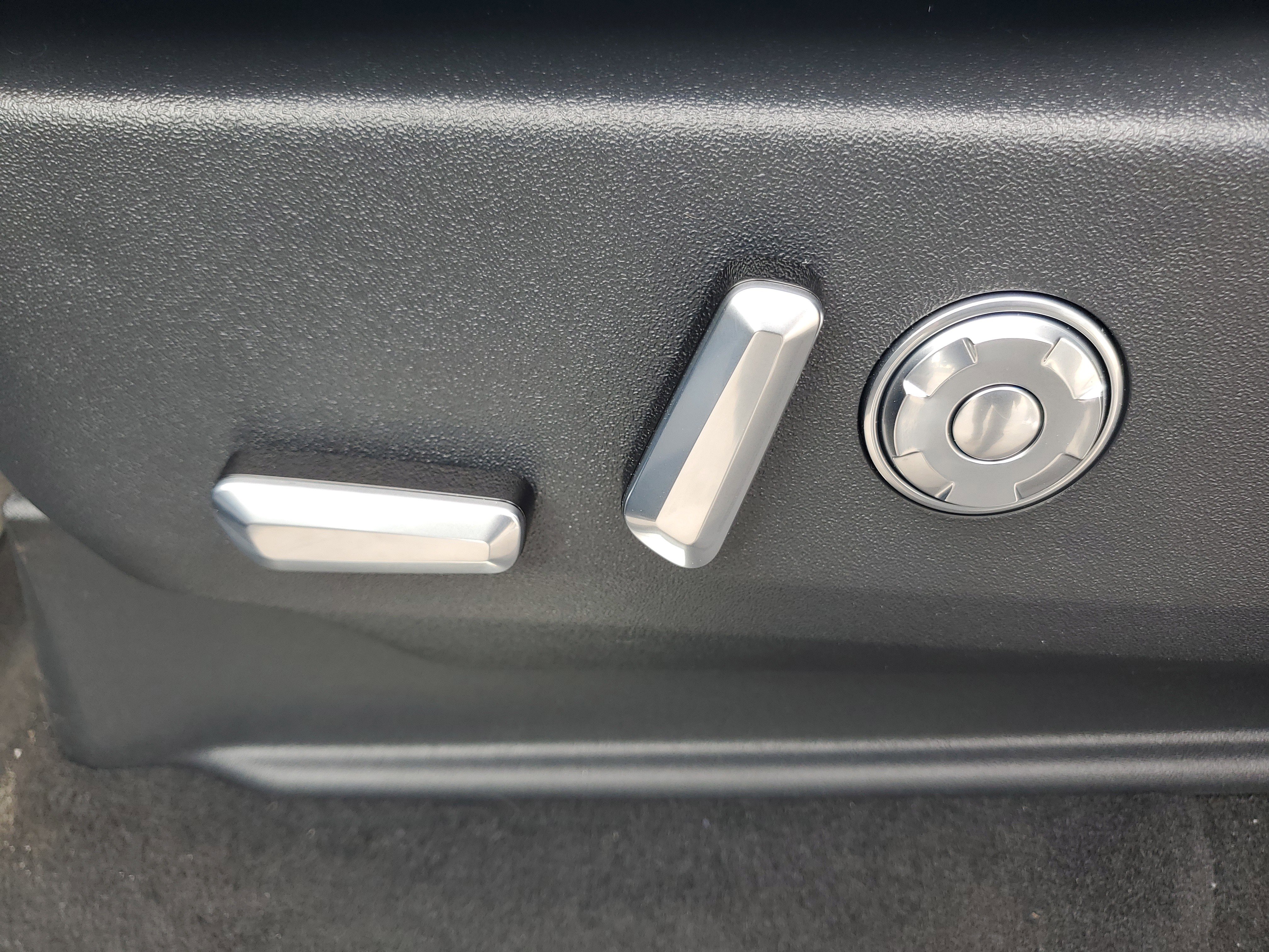 New 2026 Lincoln Navigator Reserve AWD/4WD image 13