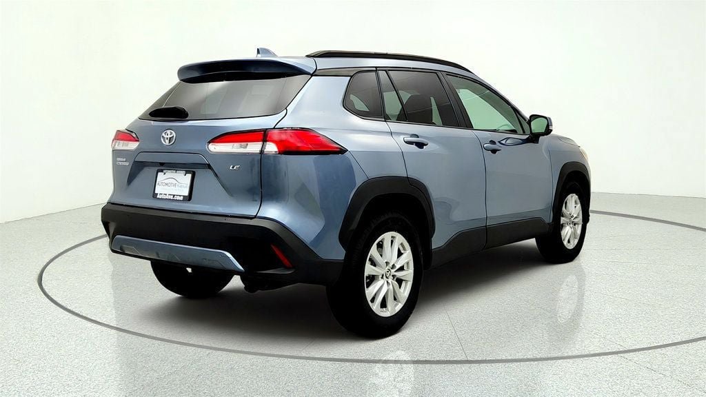 Used 2024 Toyota Corolla Cross LE FWD image 5