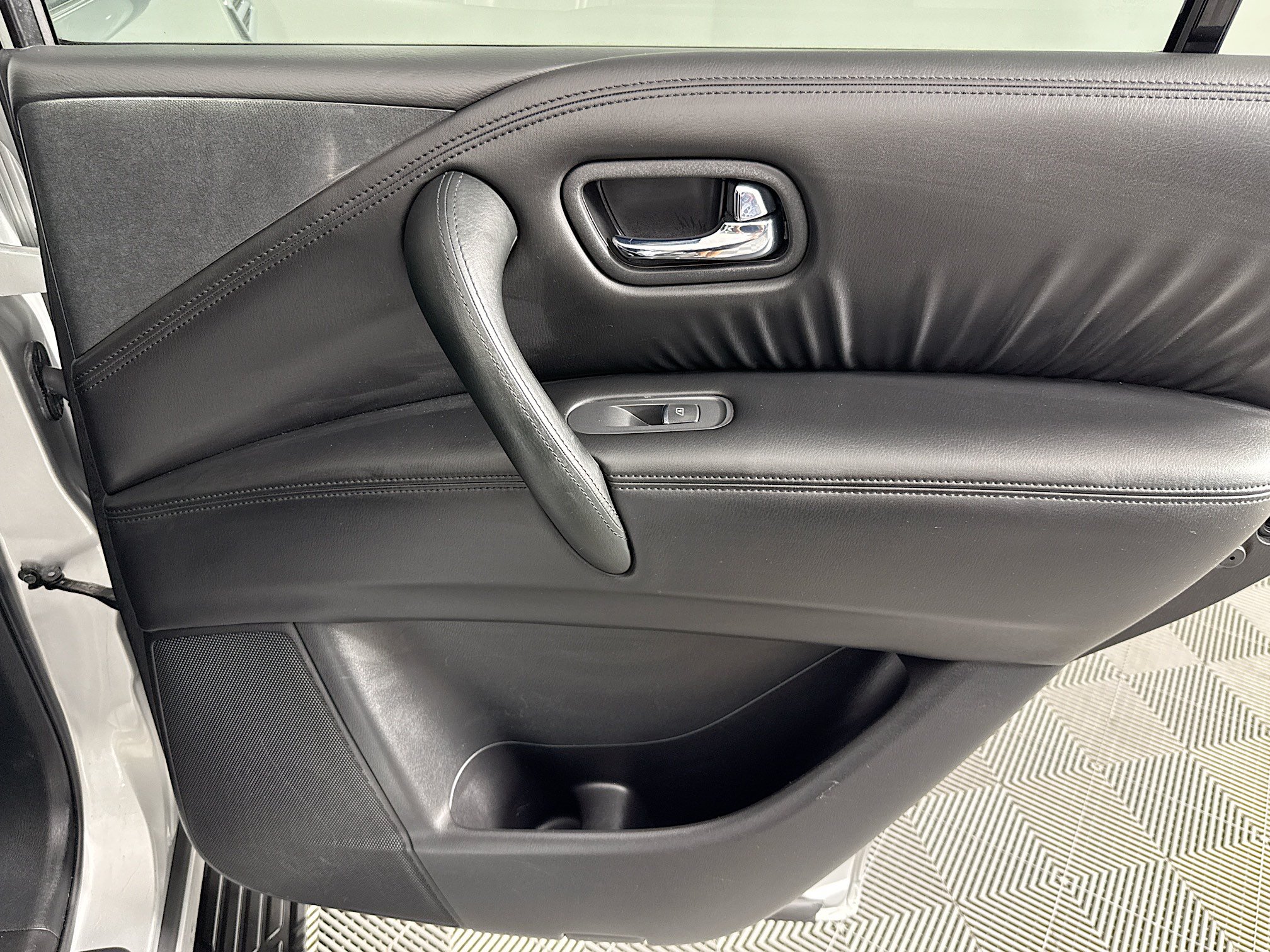 Used 2021 Nissan Armada SV RWD image 26