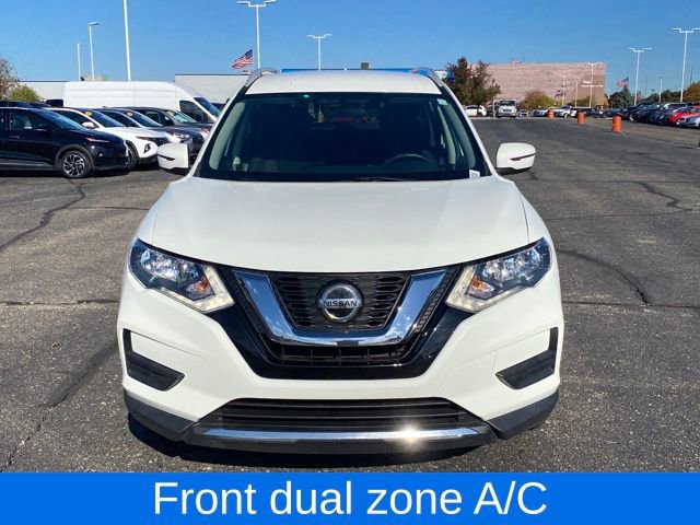 Used 2020 Nissan Rogue SV image 3