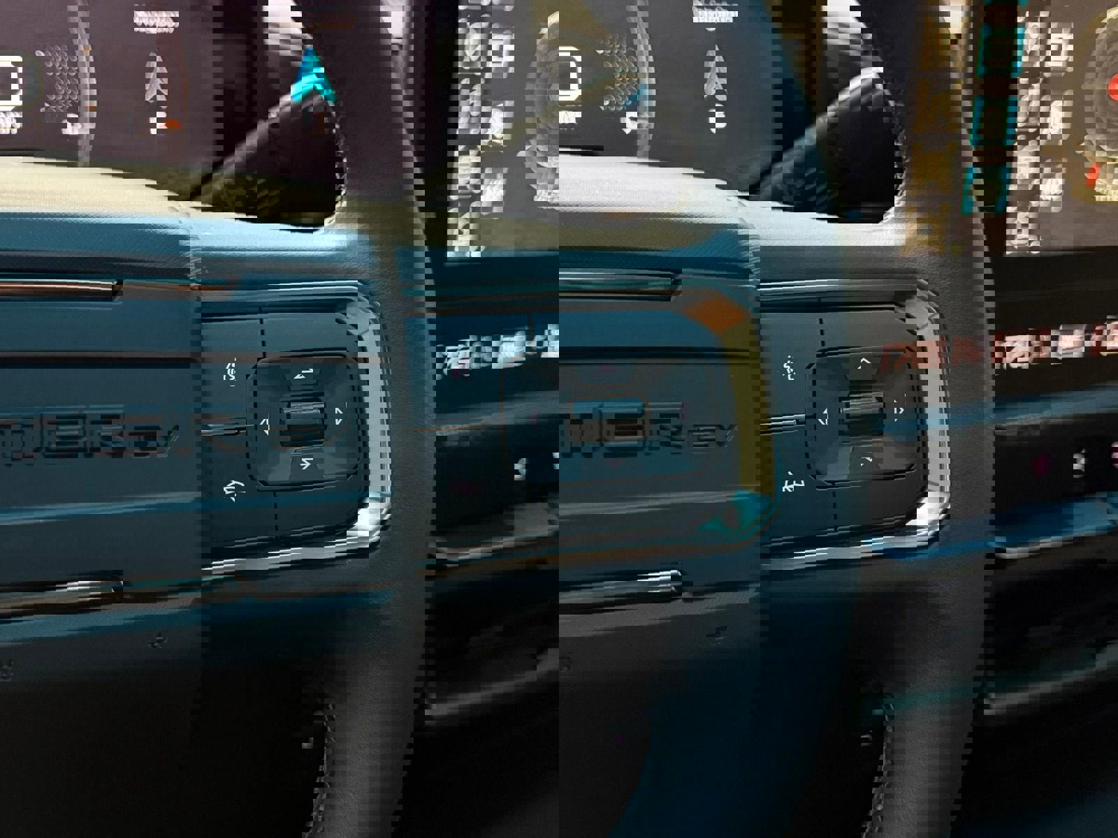 Used 2024 GMC Hummer EV 3X w/ LPO, Cargo Utility Package image 18