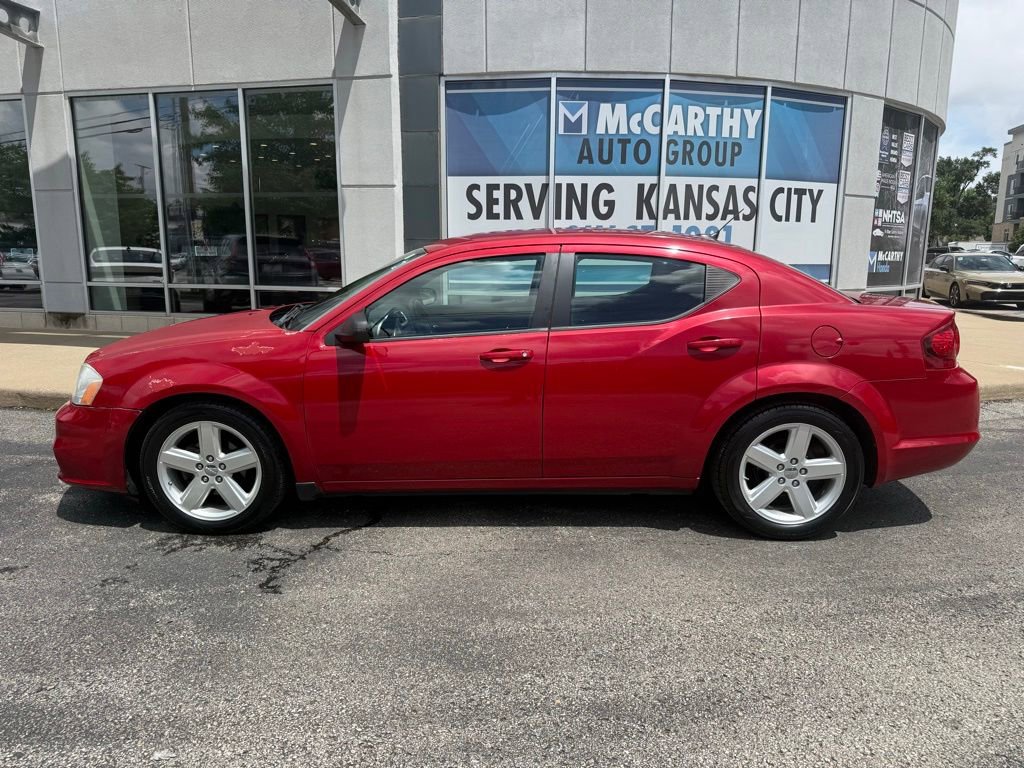 Used 2013 Dodge Avenger SE FWD image 2