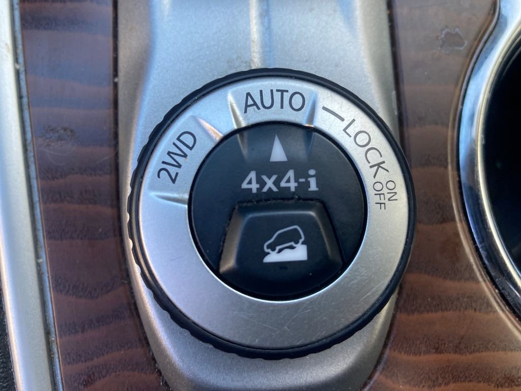 Used 2020 Nissan Pathfinder Platinum image 41