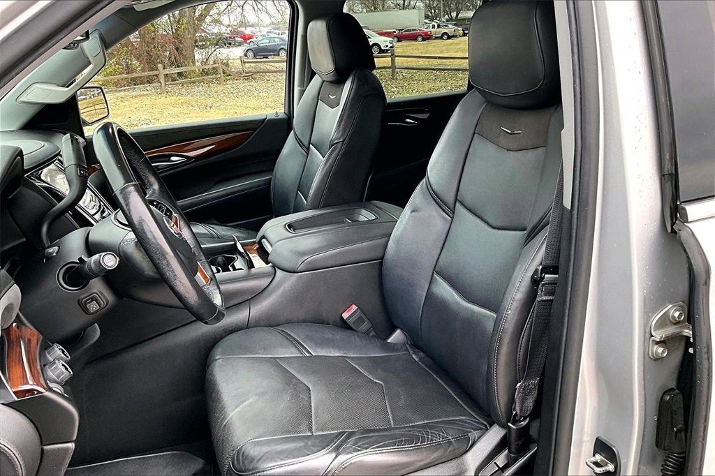 Used 2015 Cadillac Escalade ESV Premium image 22