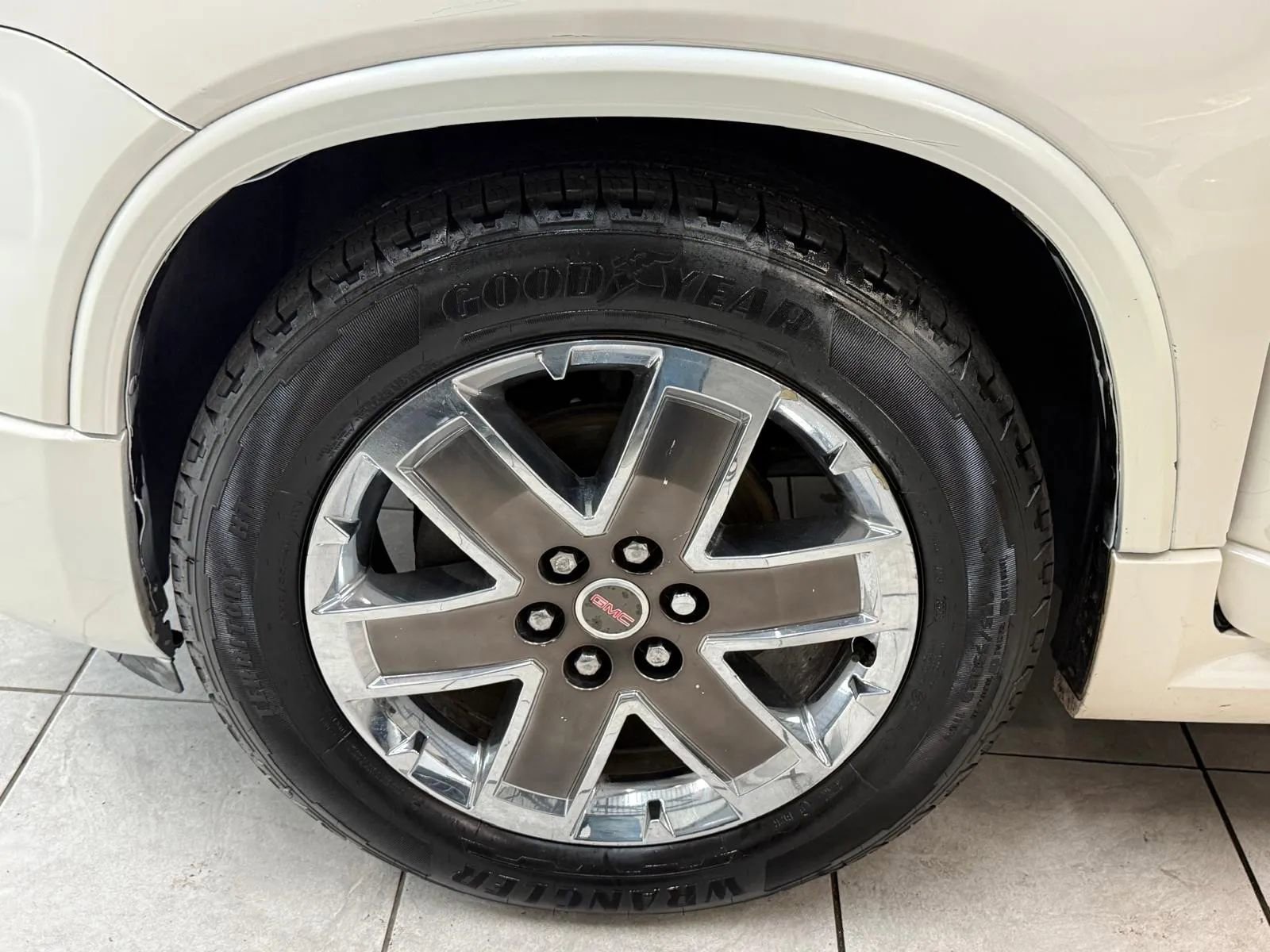 Used 2011 GMC Acadia Denali image 44