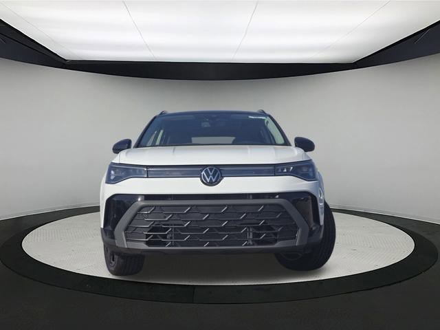 New 2025 Volkswagen Taos SE image 2