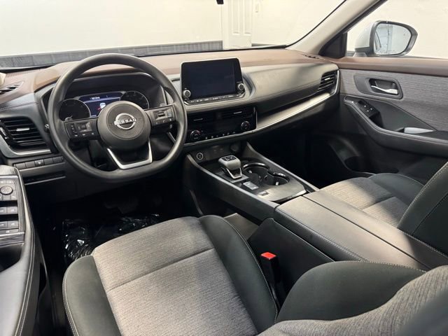 Used 2022 Nissan Rogue SV image 7
