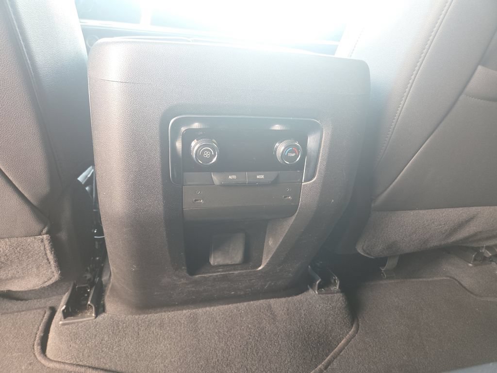 Used 2025 Chevrolet Tahoe Z71 AWD/4WD image 15