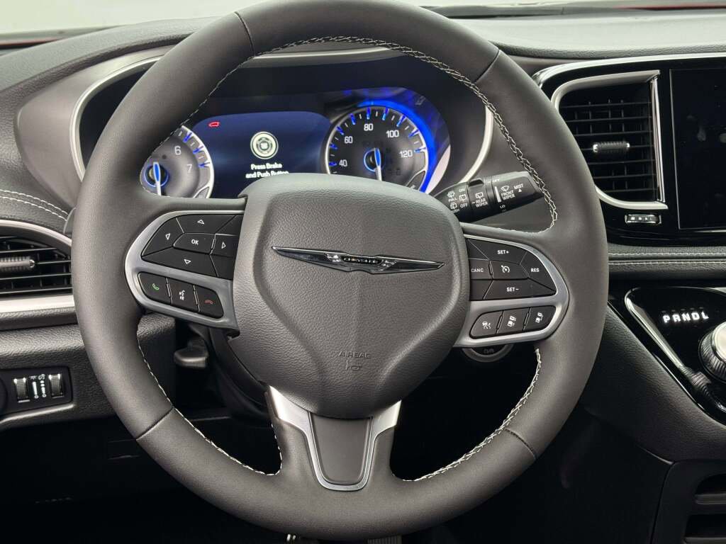 New 2026 Chrysler Pacifica Select image 25