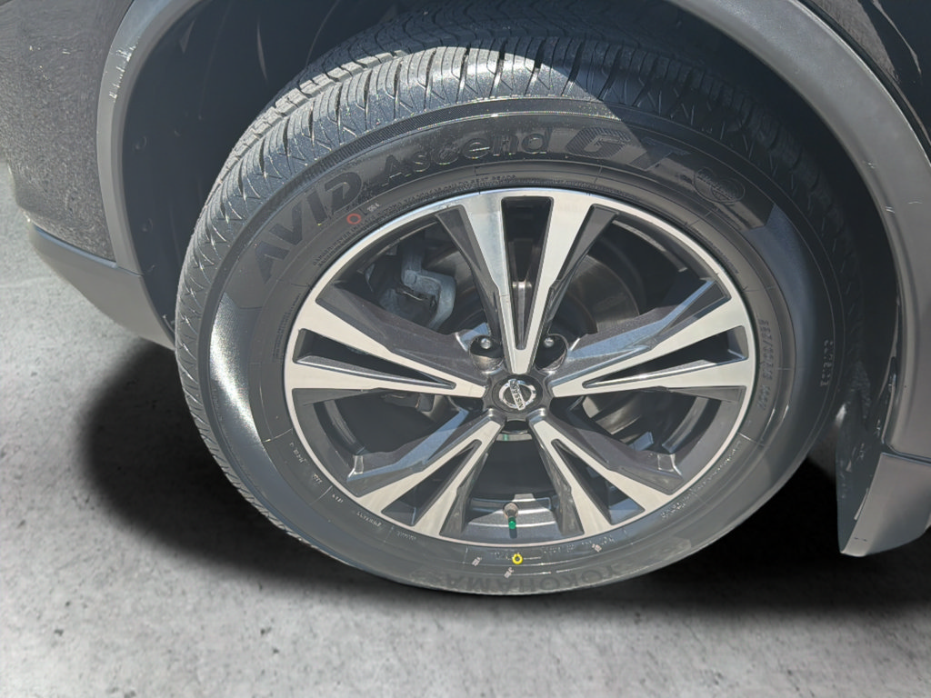 Used 2019 Nissan Rogue SV w/ Premium Package FWD image 56