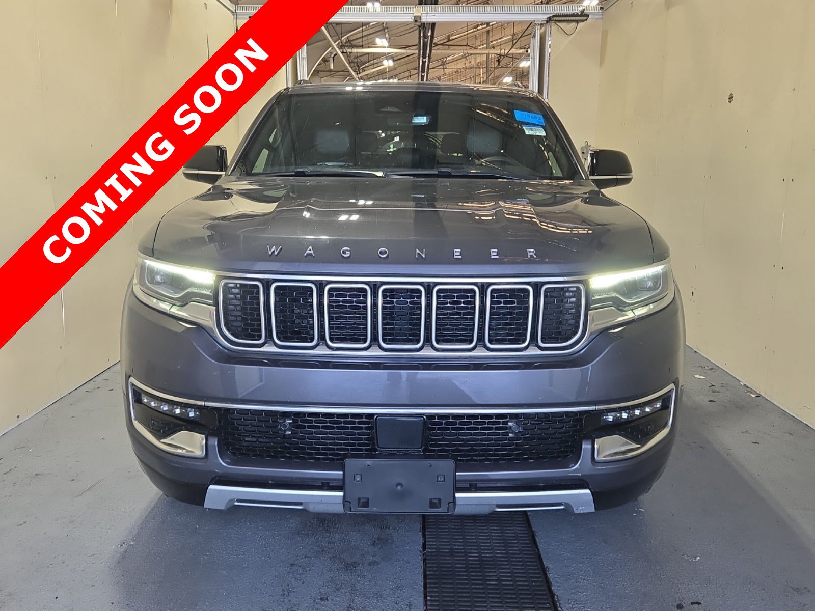 Used 2024 Jeep Wagoneer L Series II w/ Flexible Seating Group AWD/4WD image 3