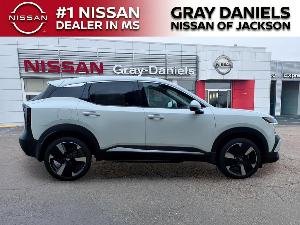 Certified 2025 Nissan Kicks SR AWD/4WD image 2