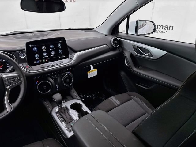 New 2026 Chevrolet Blazer LT w/ Convenience Package AWD/4WD image 24