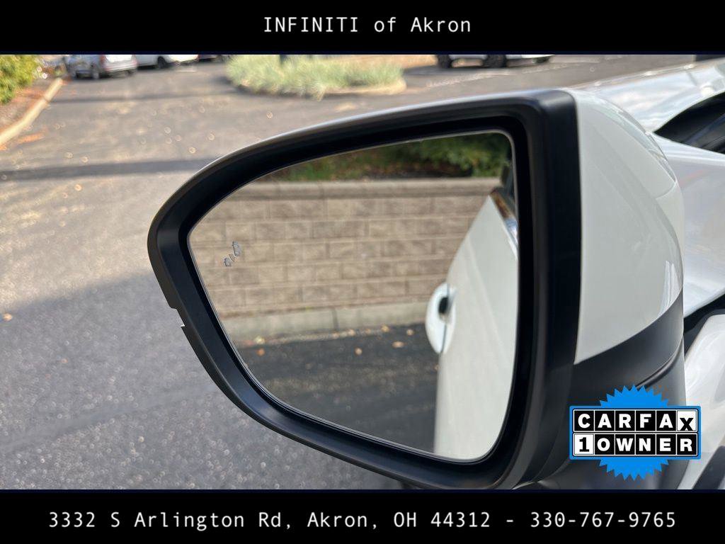 Used 2024 Nissan Pathfinder SL image 3