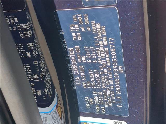 Used 2025 Kia Carnival image 25