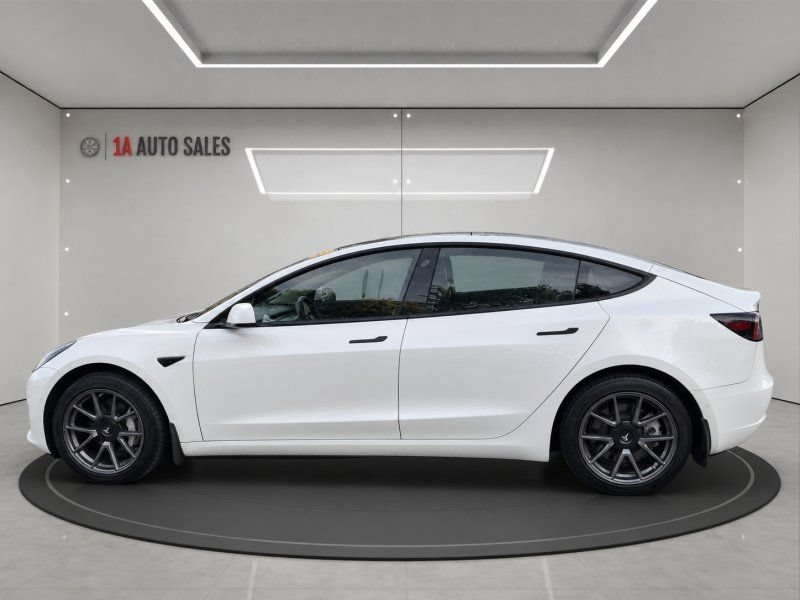 Used 2020 Tesla Model 3 Performance AWD/4WD image 2