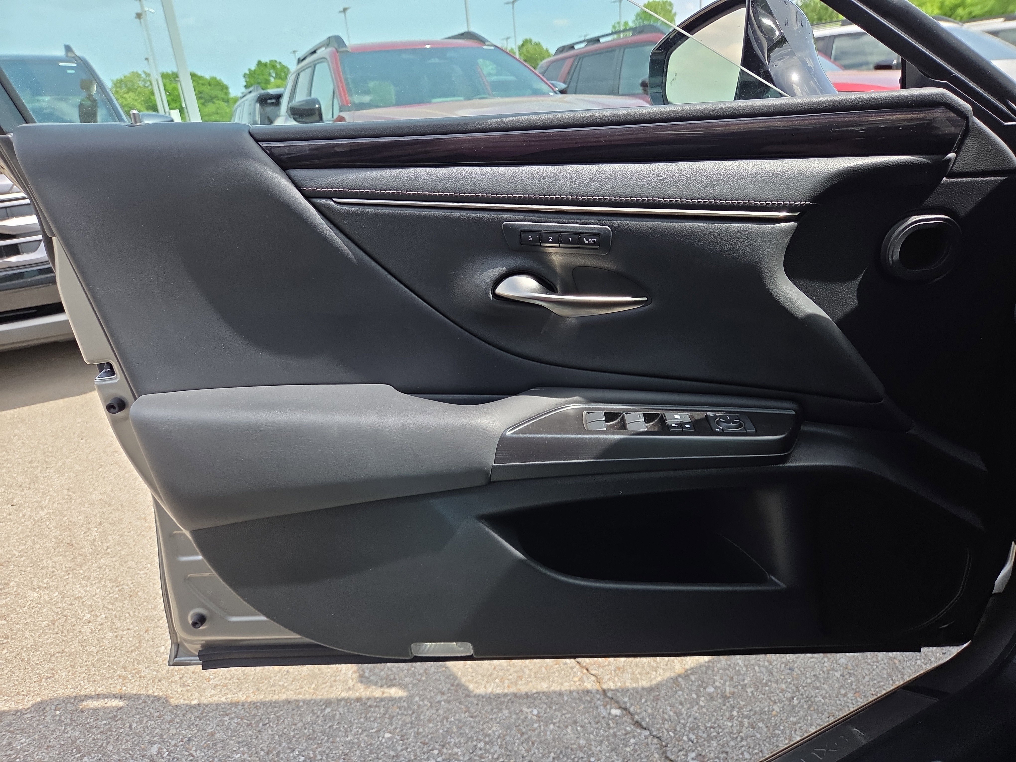 Used 2019 Lexus ES 350 w/ Premium Package FWD image 17