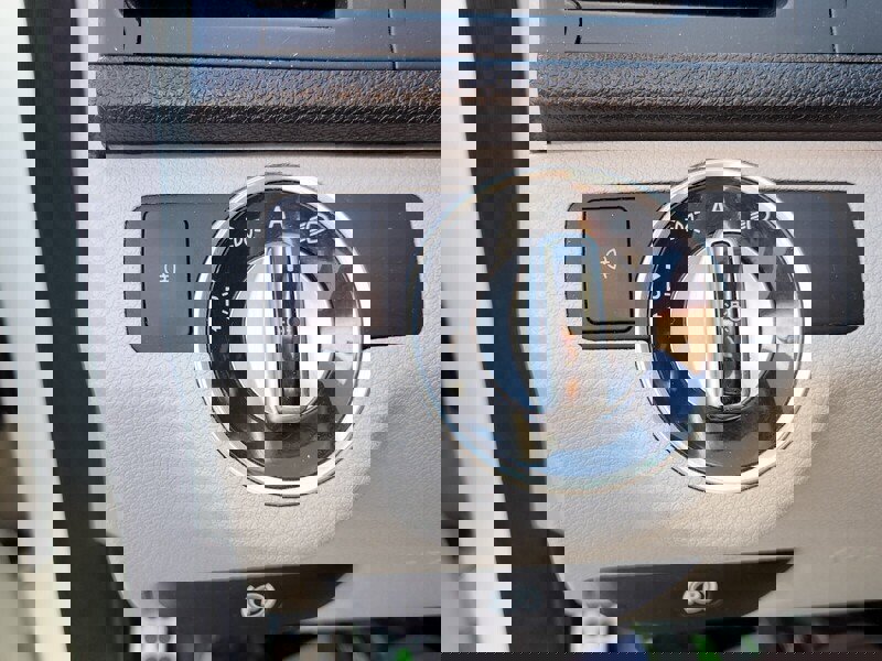 Used 2011 Mercedes-Benz C 300 Sedan image 25