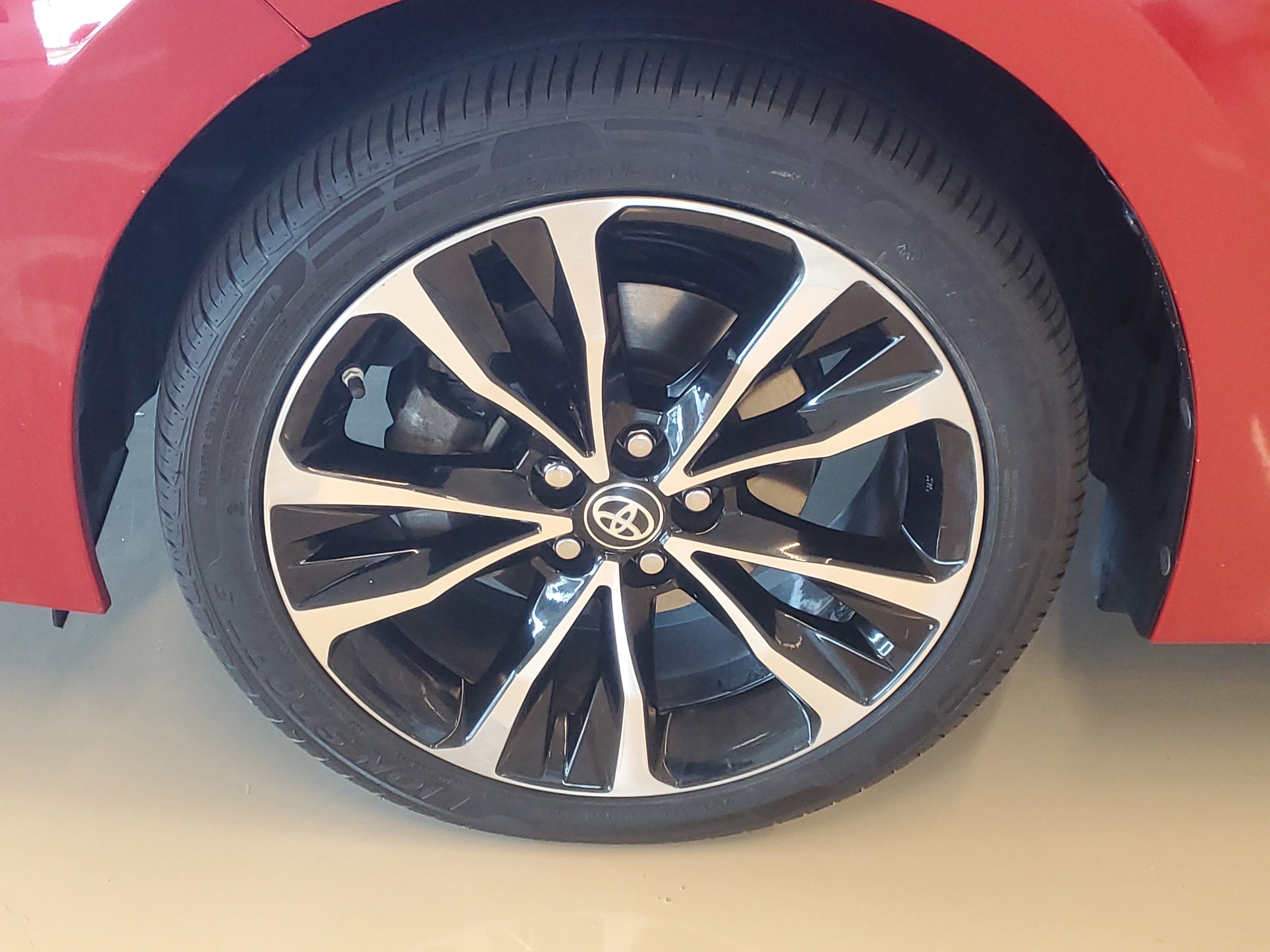 Used 2018 Toyota Corolla SE image 6