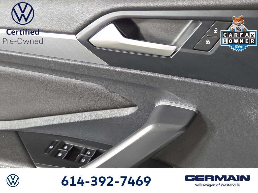 Used 2024 Volkswagen Jetta SE w/ Panoramic Sunroof Package FWD image 25