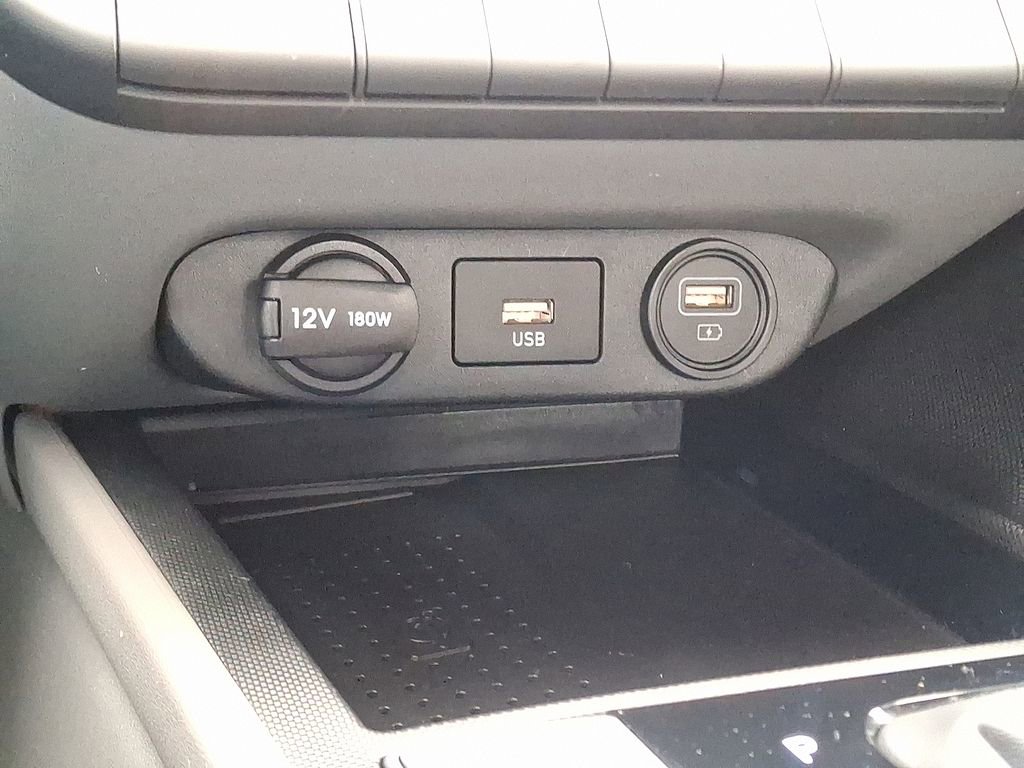 Used 2023 Hyundai Elantra SEL w/ Convenience Package image 24