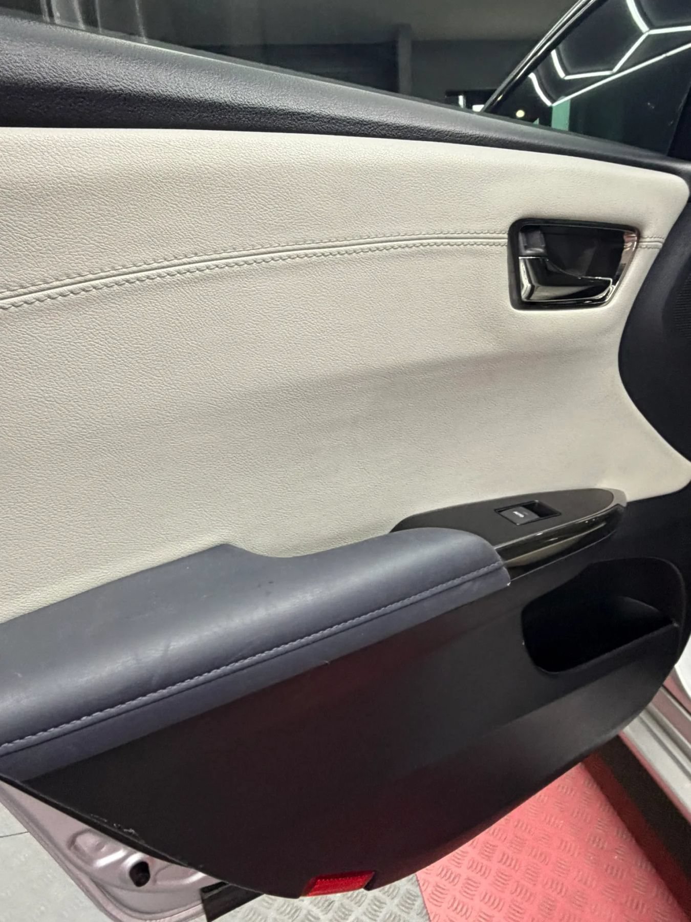 Used 2013 Toyota Avalon XLE Touring FWD image 20