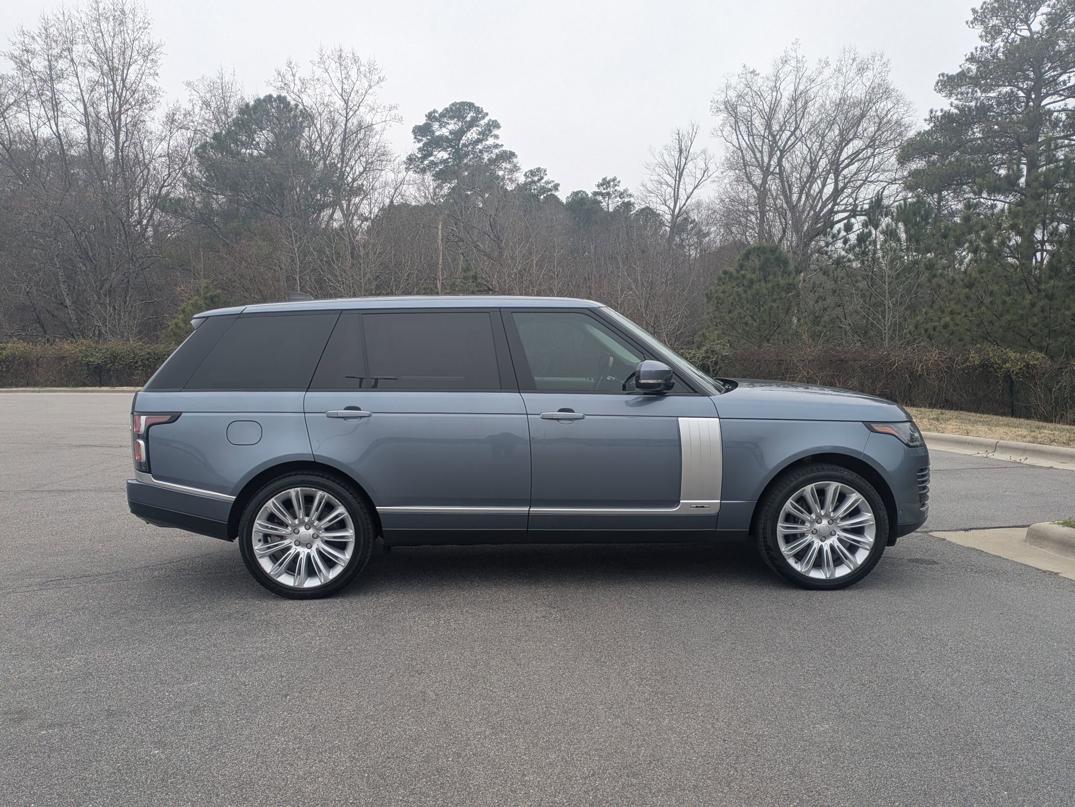Used 2019 Land Rover Range Rover Long Wheelbase Supercharged image 4