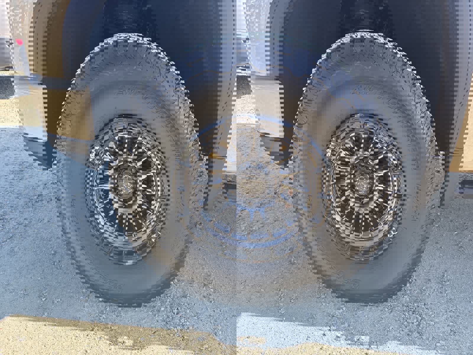 Used 2023 GMC Sierra 1500 AT4 image 23