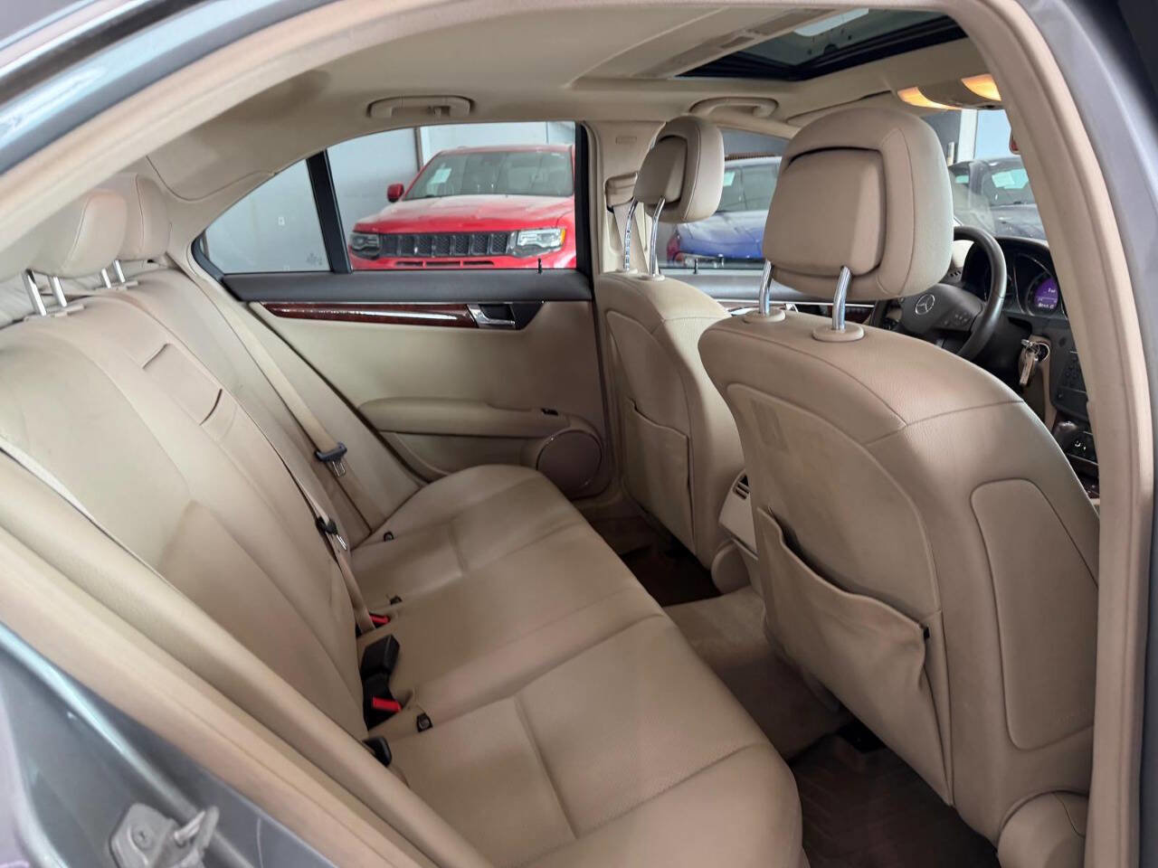 Used 2010 Mercedes-Benz C 300 Luxury image 25