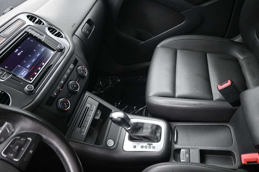 Used 2017 Volkswagen Tiguan Wolfsburg Edition FWD image 19
