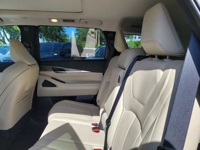 Used 2025 INFINITI QX60 Luxe w/ Cargo Package FWD image 12