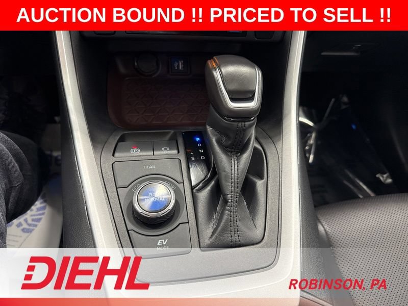 Used 2025 Toyota RAV4 Limited AWD/4WD image 35