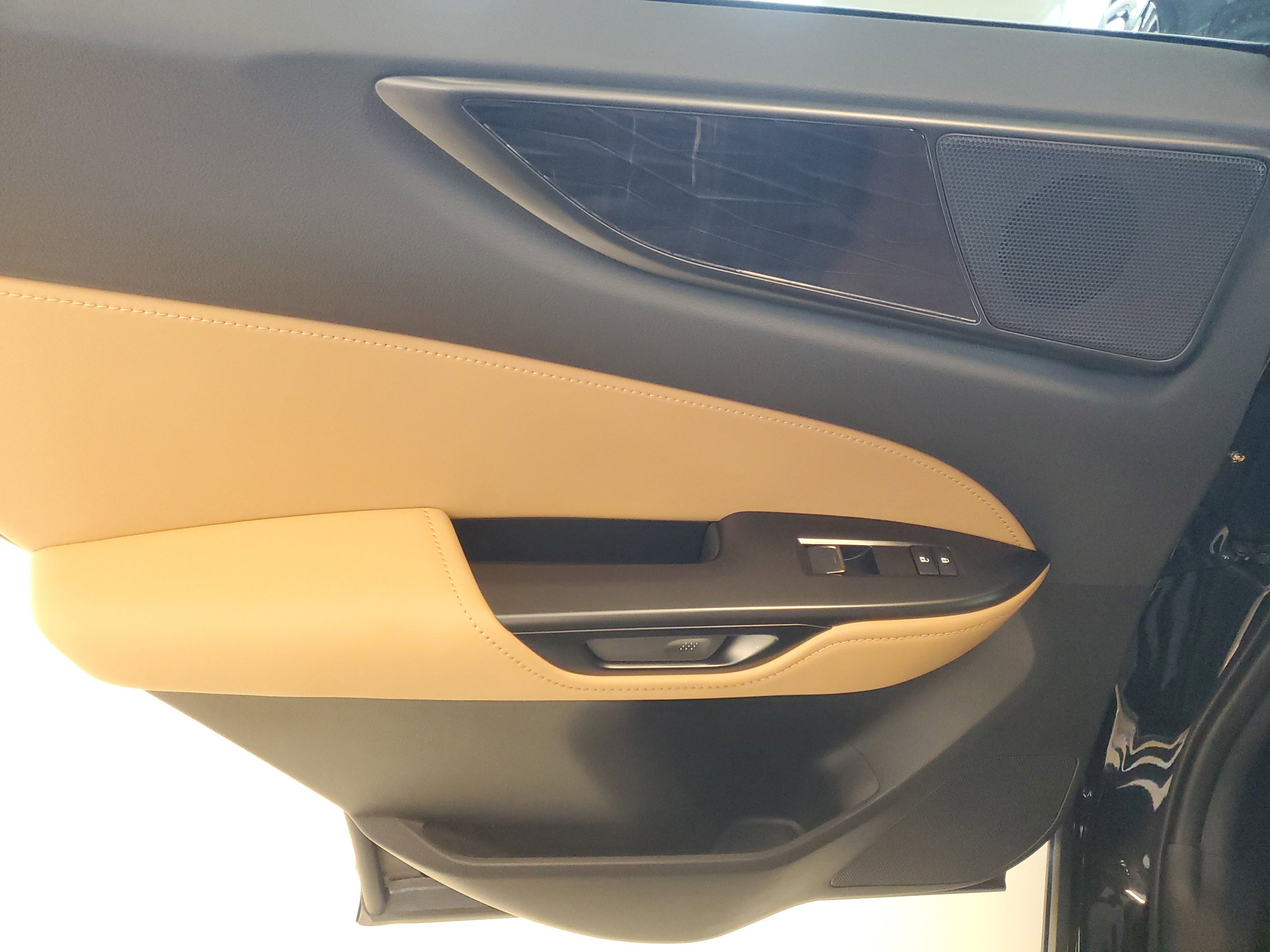 Used 2025 Lexus NX 250 FWD w/ Accessory Package (Z1) image 18