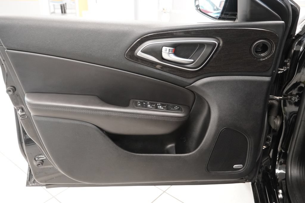 Used 2015 Chrysler 200 C w/ Navigation & Sound Group I FWD image 16