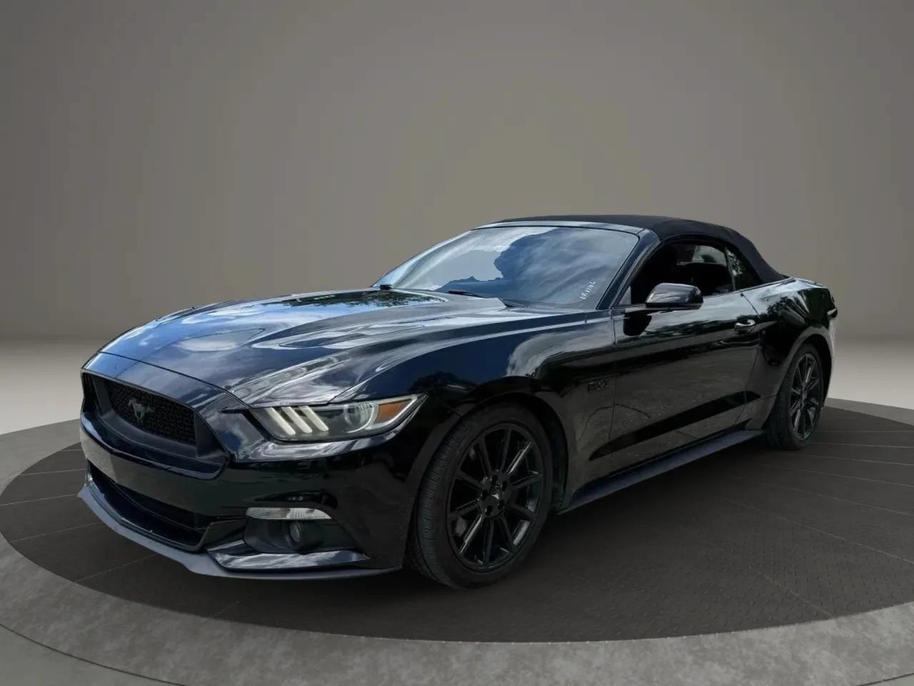 Used 2016 Ford Mustang GT Premium w/ Black Accent Package RWD image 3