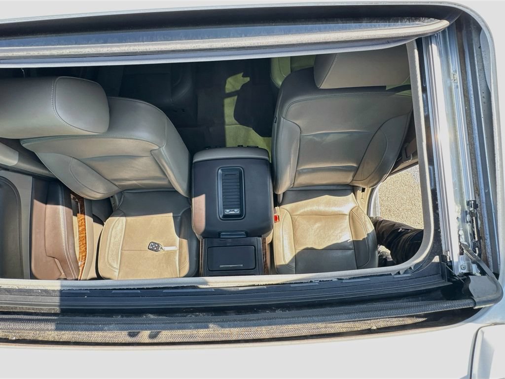 Used 2017 Chevrolet Suburban Premier RWD image 24