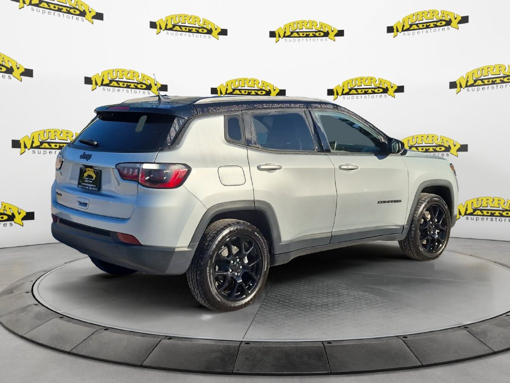 Used 2024 Jeep Compass Latitude w/ Convenience Group AWD/4WD image 5