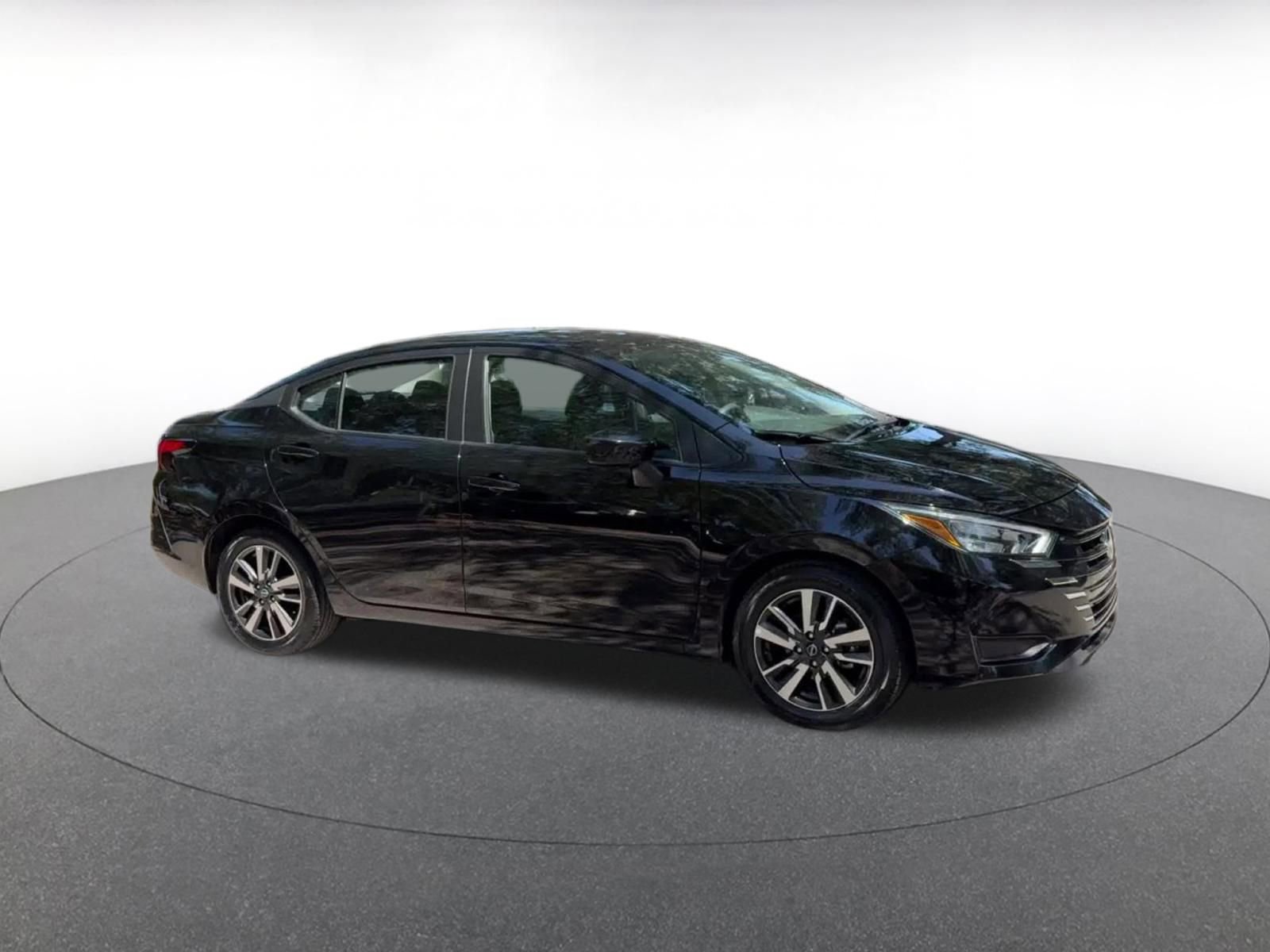 Used 2025 Nissan Versa SV FWD video 2