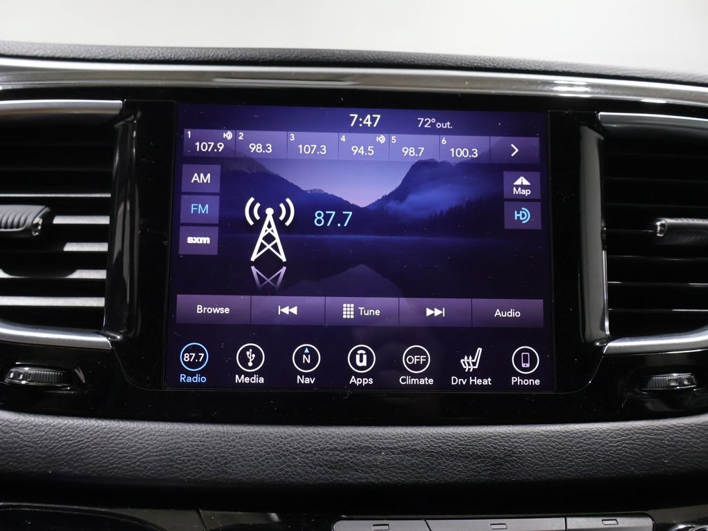 Used 2019 Chrysler Pacifica Touring-L Plus w/ S Appearance Package FWD image 24