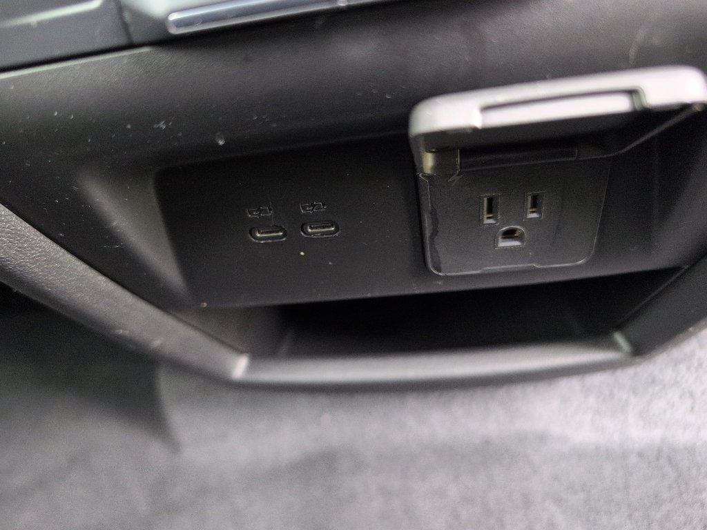 Used 2025 GMC Acadia Elevation image 14