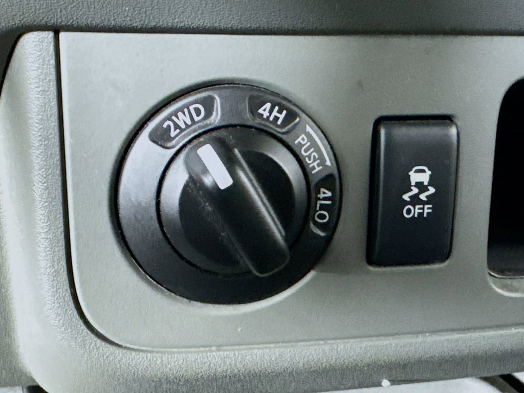 Used 2016 Nissan Frontier SV image 14