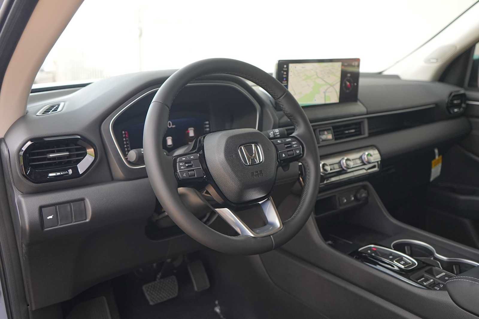 New 2026 Honda Pilot Touring image 2