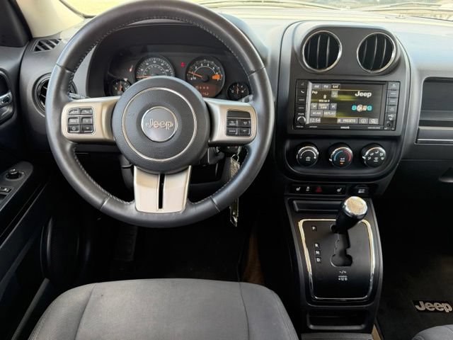 Used 2016 Jeep Patriot Latitude FWD image 17