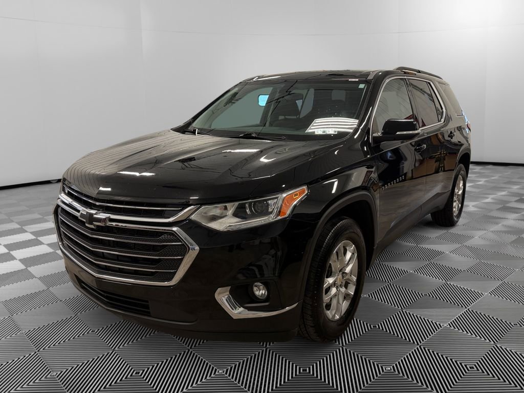 Used 2021 Chevrolet Traverse LT image 3