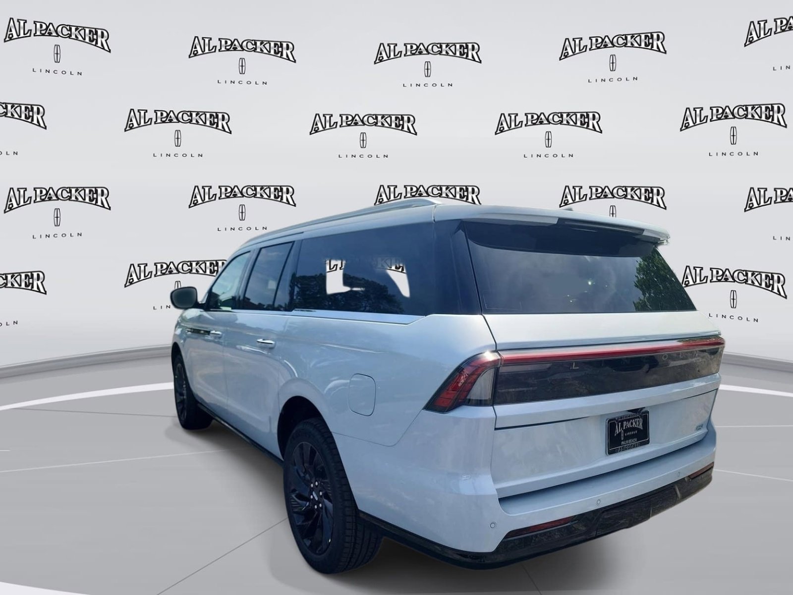 New 2026 Lincoln Navigator L Black Label AWD/4WD image 3