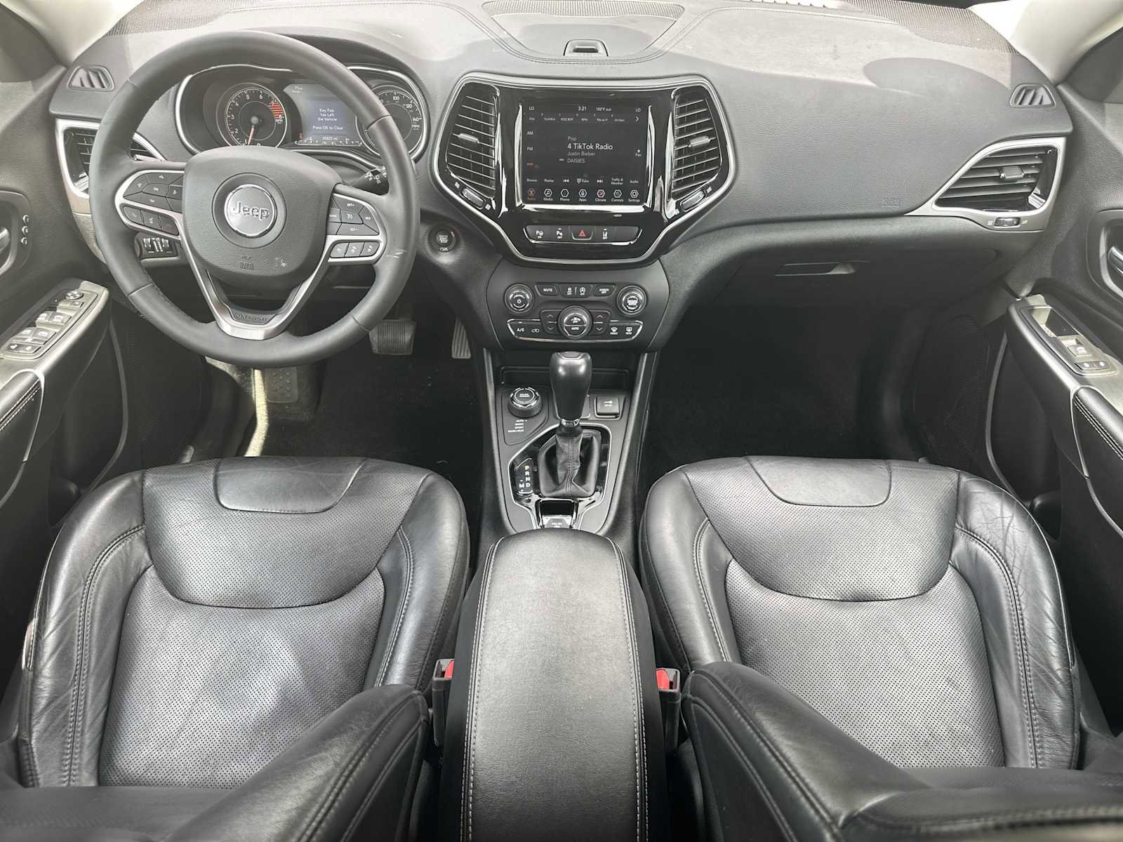 Used 2021 Jeep Cherokee Limited image 22