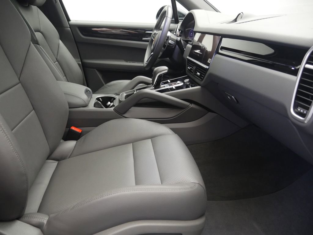 Certified 2023 Porsche Cayenne image 24